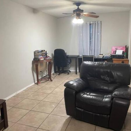 Great Getaway 2 Story Home! Harlingen Tx 外观 照片