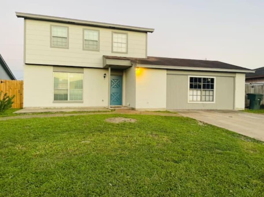 Great Getaway 2 Story Home! Harlingen Tx 外观 照片