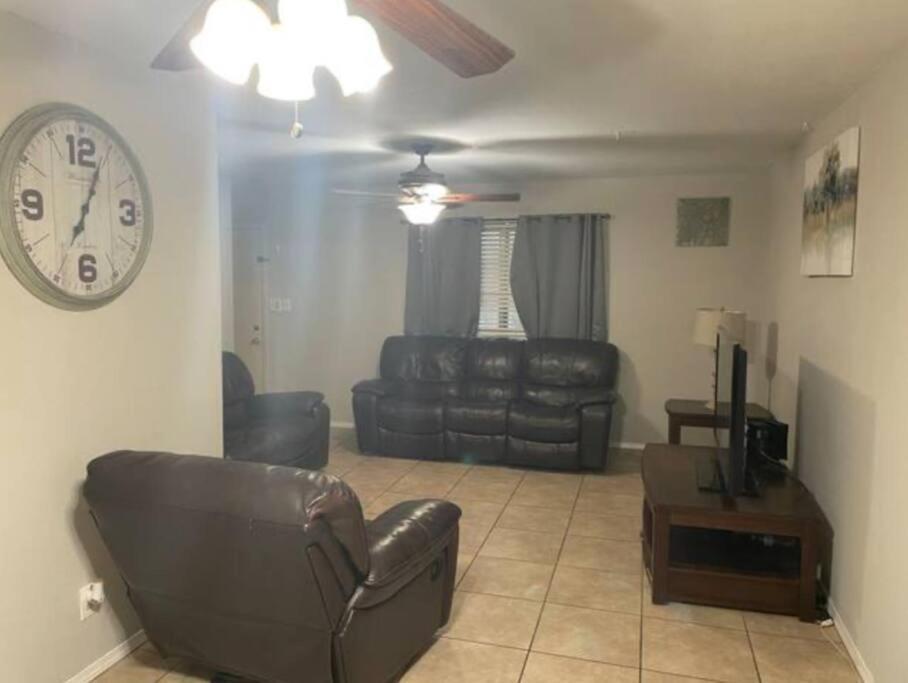 Great Getaway 2 Story Home! Harlingen Tx 外观 照片