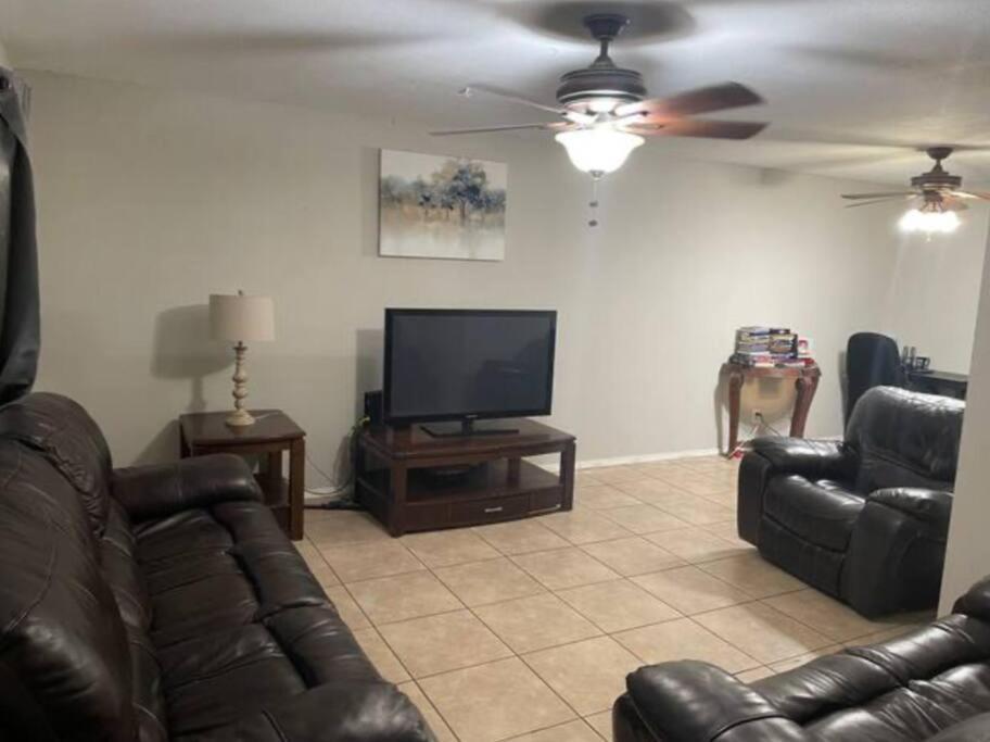 Great Getaway 2 Story Home! Harlingen Tx 外观 照片