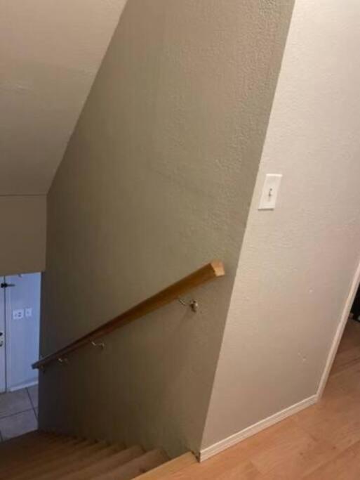 Great Getaway 2 Story Home! Harlingen Tx 外观 照片