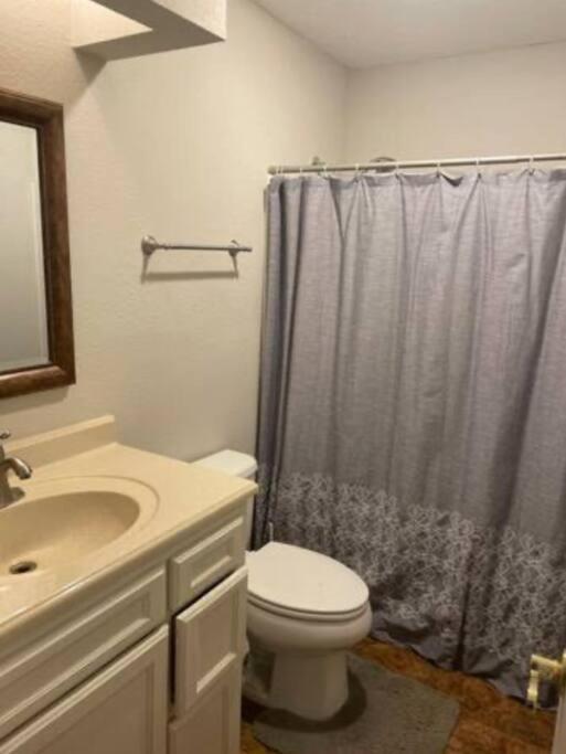 Great Getaway 2 Story Home! Harlingen Tx 外观 照片